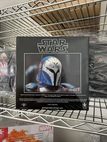 Diamond Select Toys The Mandalorian: Bo-Katan 1/6 Limited Edition Bust - Picture 15 of 17