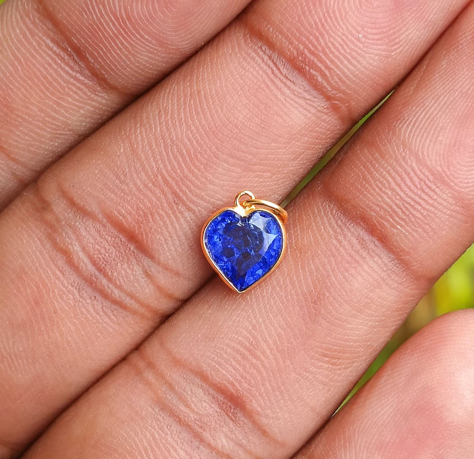Handmade 18K Solid Gold Sapphire Heart Charm, Heart Gemstone Pendant - Image 3 of 4