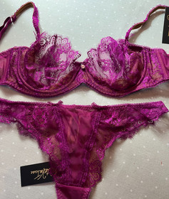 Dita Von Teese magenta lace 36B bra & thong NEW savoir faire cameo set