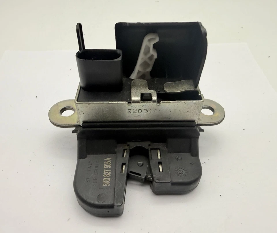 Actuador de cierre de tapa de maletero trasero OEM 10-14 Volkswagen Golf GTI hatchback Foto 4 de 4