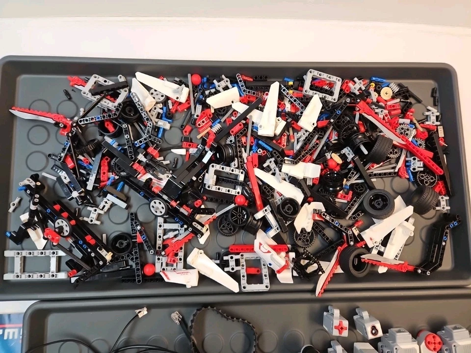 LEGO Mindstorms EV3 31313 Assorted Parts Lot Technic Motors Robotics Tested - Image 2 of 4