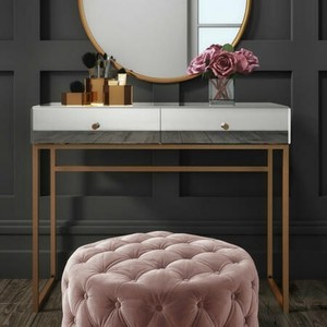 gold mirrored dressing table