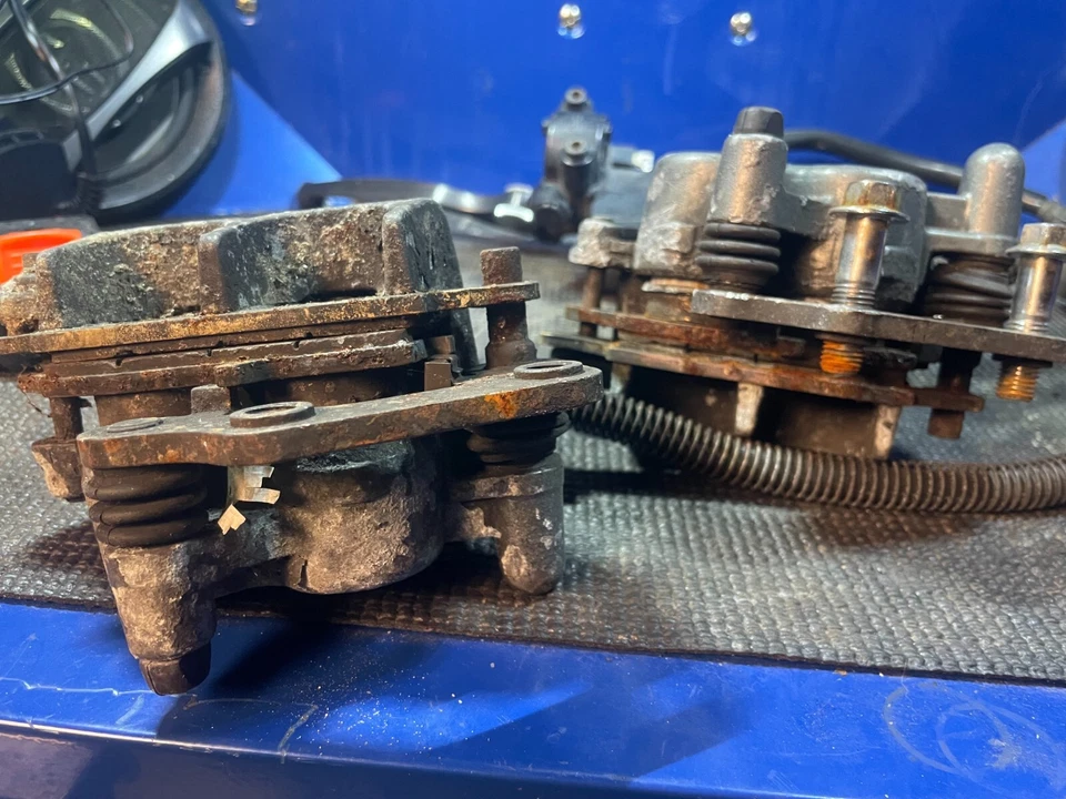 Conjunto de freno delantero OEM de 1999 Kawasaki Ninja ZX-11 ZX1100D - palanca, maestro Foto 2 de 2