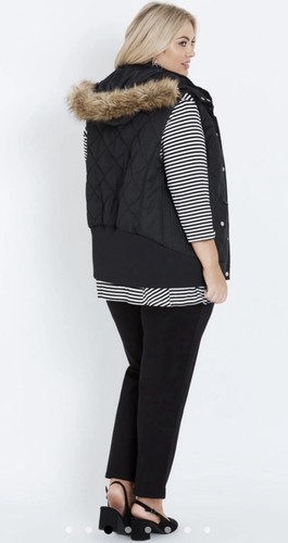 Women’s Size 16 Black Autograph Diamond Quilted Fur Trim Gilet - Puffer Vest - Picture 2 of 11