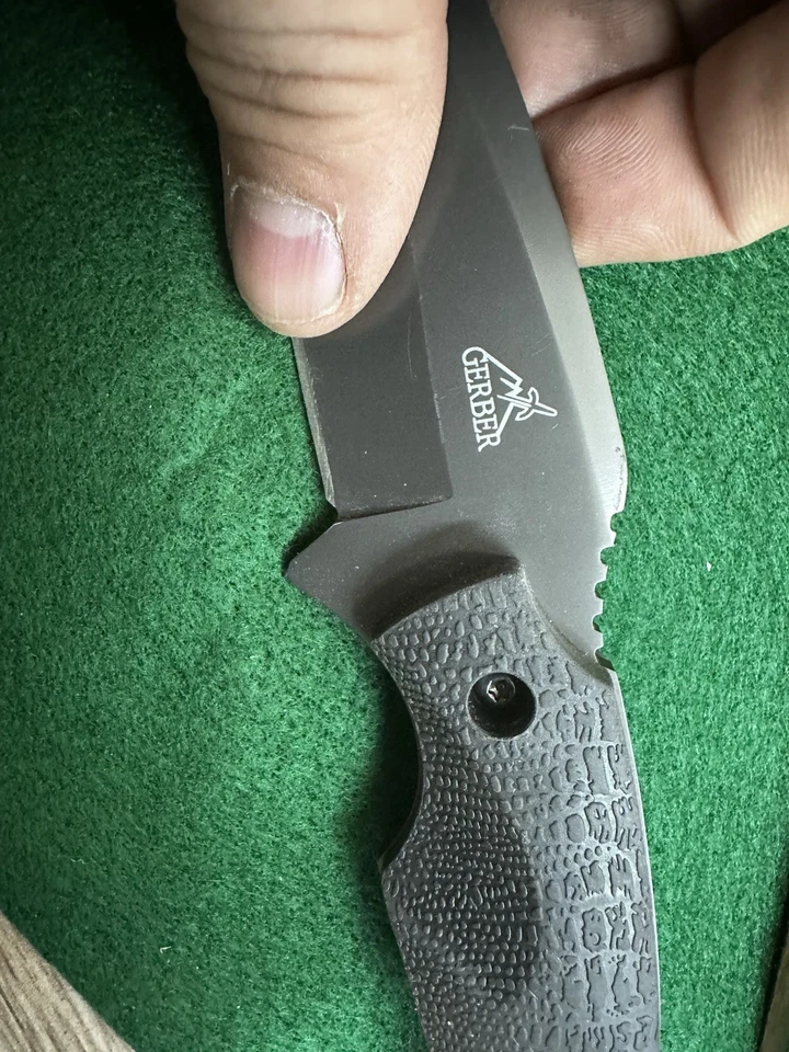 Cuchillo Gerber Profile Series GB 1795 borde liso punto de caída fijo estuche de hoja de 4" Foto 2 de 4