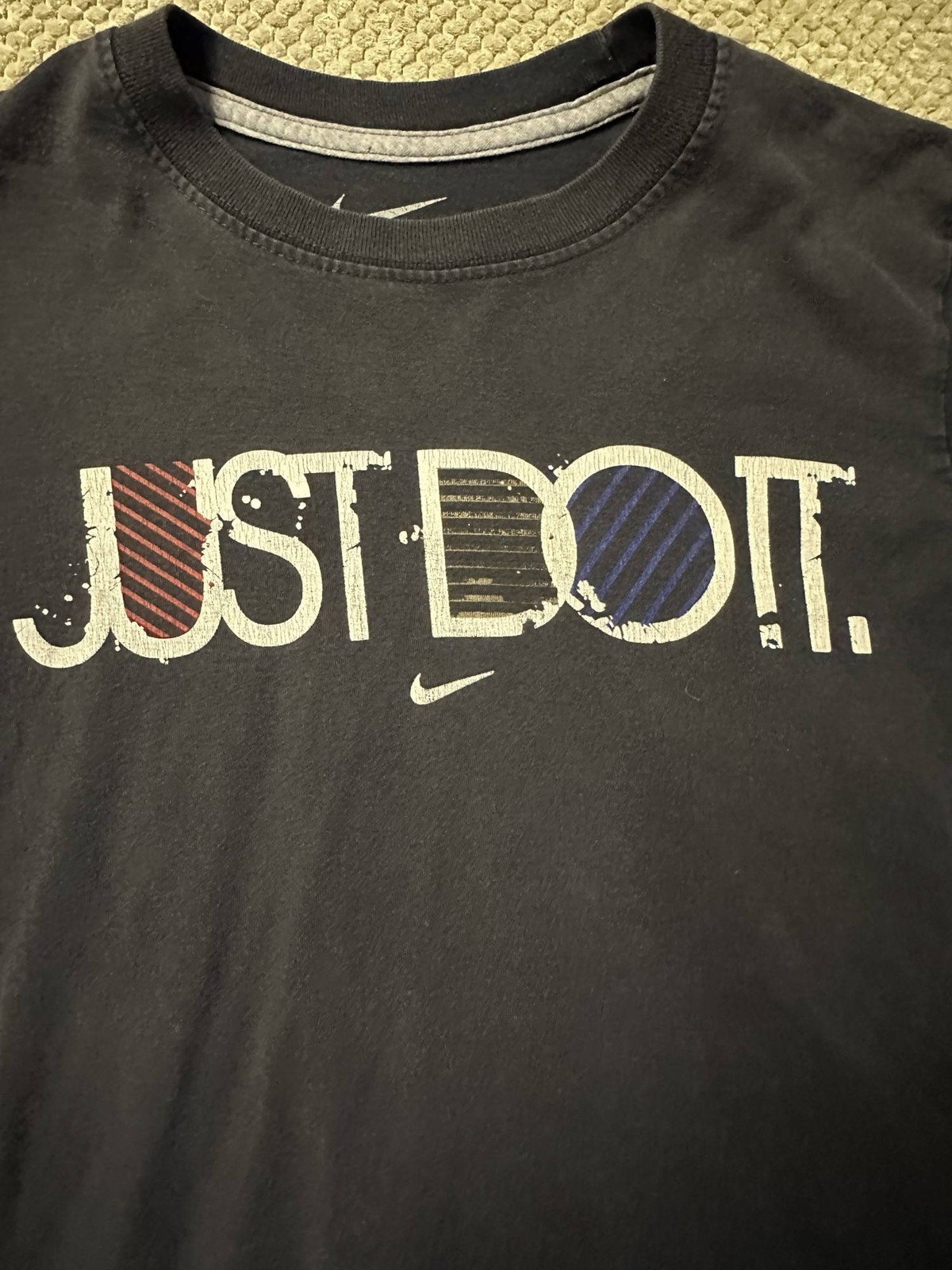 Nike Boys Just Do It Short Sleeve Crew Neck T-Shirt Black Large image 2