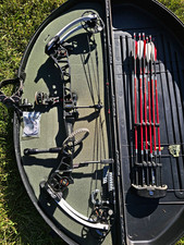 Mathews Halon X Comp RH 70lb Fully Dressed W/ Hard Case