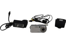 Sony Cyber-Shot DSC P200 7.2MP Digital Camera with Charger and Case