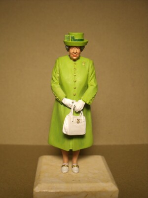 FIGURINE 1/18 REINE ELIZABETH VROOM NOT PEINT FOR AUTOART MINICHAMPS
