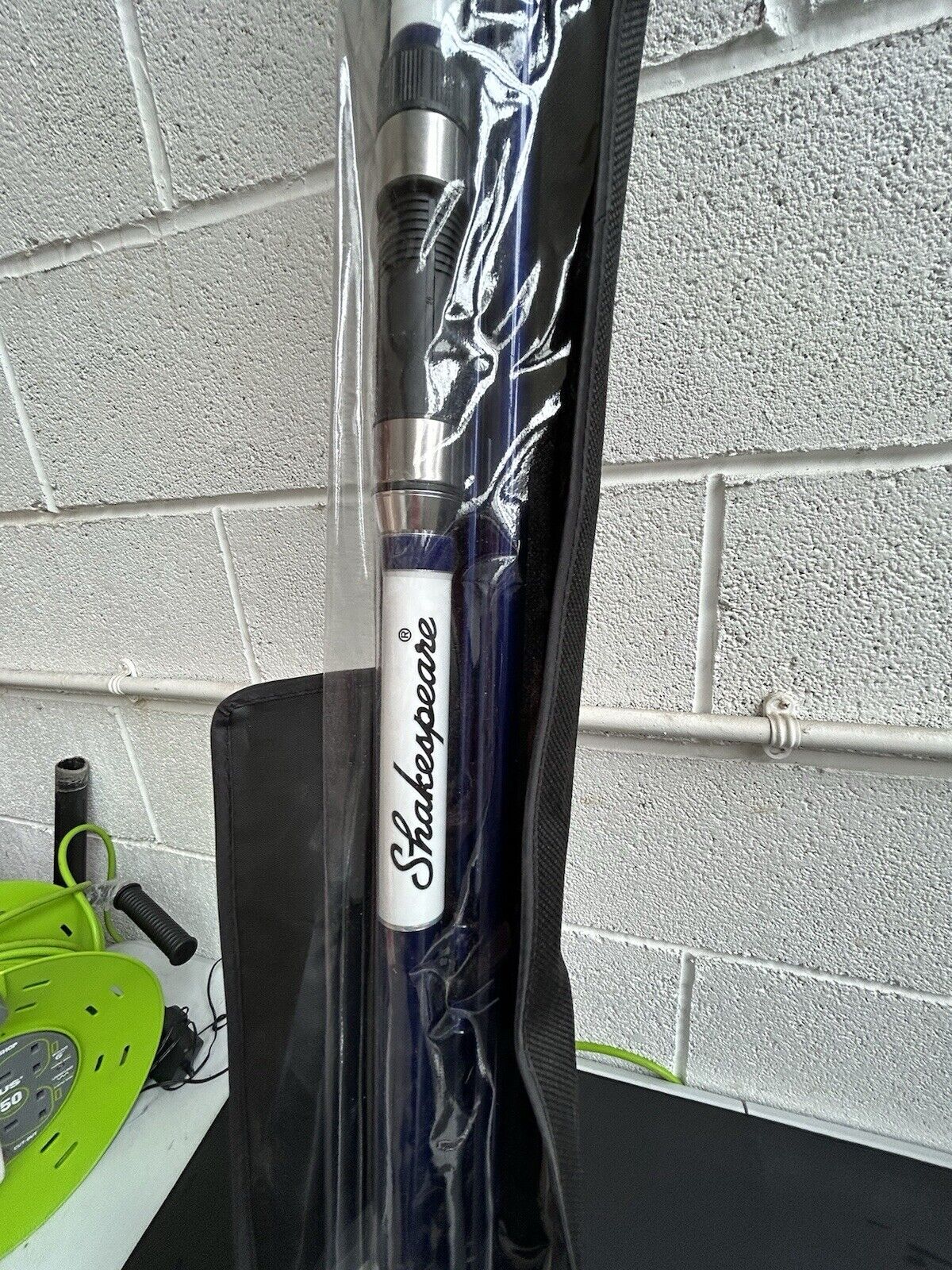 Picture 2 of 4