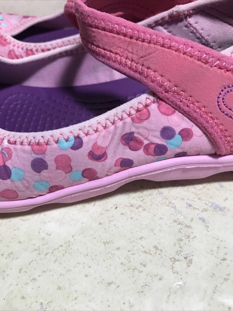 j5 crocs in women's