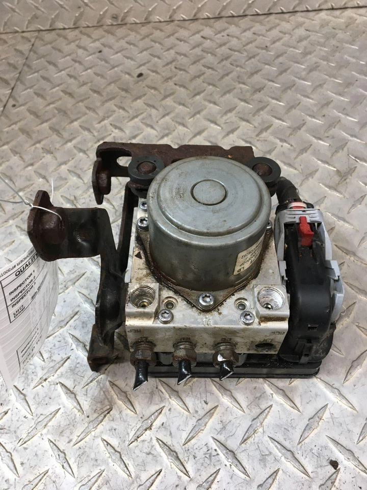 Conjunto de módulo de freno y bomba ABS CHEVY SILVERADO 1500 16 Foto 2 de 2