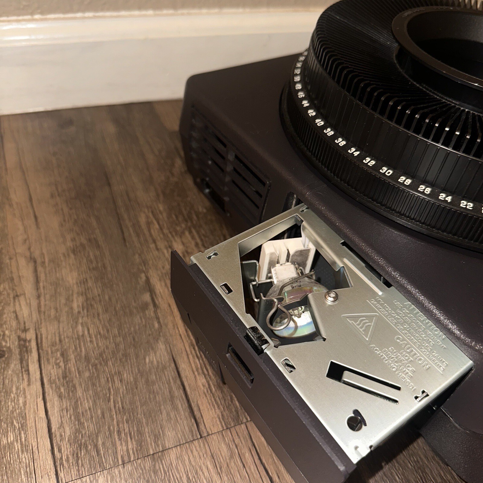 Kodak Carousel 4400 Slide Projector With Remote, Tray, Lens & Manual eBay