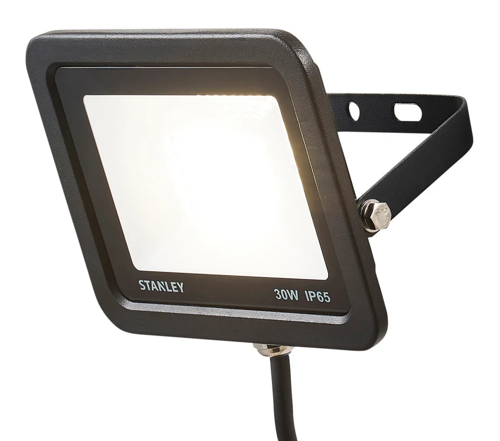 Outdoor Light Black Slimline 30w LED Flood IP65 2400lm 6500K Stanley