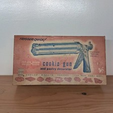 Vintage Wear-Ever Cookie Gun & Pastry Decorat...