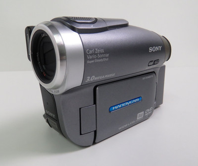 Sony DCR-DVD403E PAL Handycam Camcorder- Super Steady Shot - 3 MP - Top !