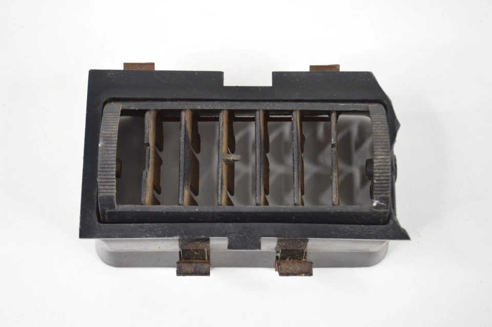 Juego de pares de ventilación de tablero de aire acondicionado AMC Javelin 1971 - se monta debajo de la radio Foto 2 de 4