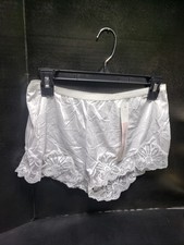 NEW SHADOWLINE VINTAGE PANTY MEDIUM WHITE LACE WITH TAG