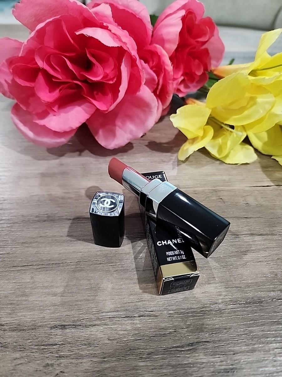 口紅 CHANEL ROUGE COCO BLOOM #110 Chanel Rouge Coco Bloom Hydrating Plumping Intense Shine Lip