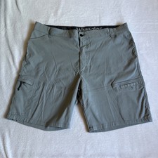 Wrangler ATG Shorts Mens All Terrain Gear Zipper Pockets Nylon Size 42 Grey