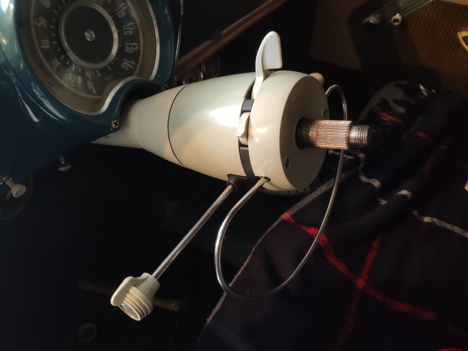 Coque Simca Aronde plastique pour combiné d'instruments et compteur
