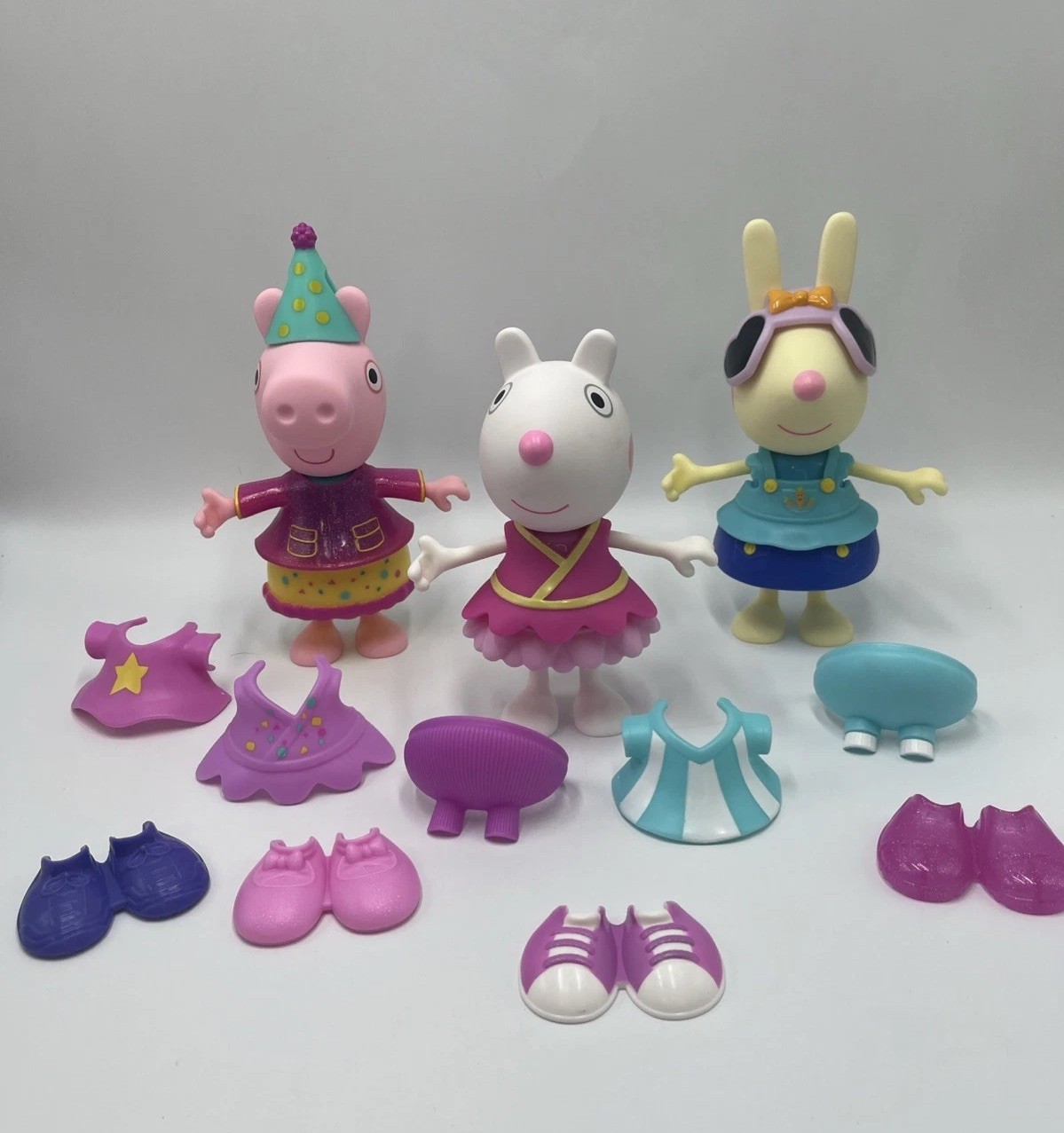 Snap On Clothes Lot Peppa Rebecca Rabbit Suzy Sheep