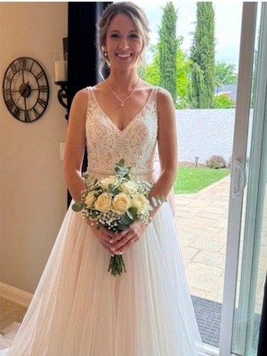 Azazie Blush A Line Ivory Lace V-Neck Tulle Wedding Dress Size 2 Nwot