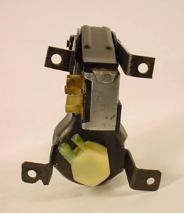 Used 1967 1968 Mercury Cougar or Ford Mustang Windshield Washer Pedal Pump Foto 3 de 4