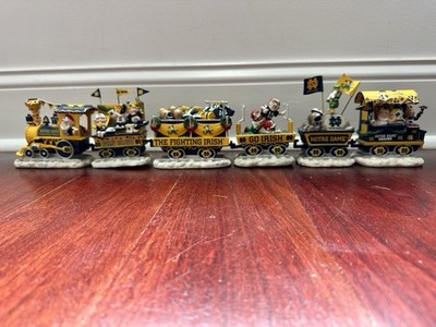 Danbury Mint University Of Notre Dame Christmas Express Santa Train Set Of 6