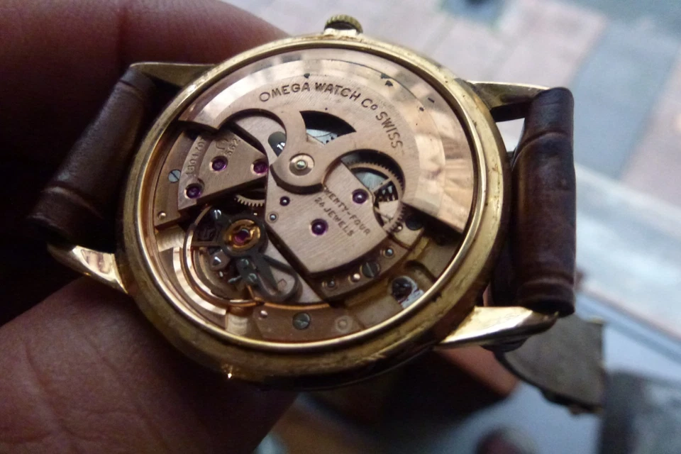 Montre vintage Omega Genève Automatique calibre 562, fonctionne, 34 mm . - Photo 2/4