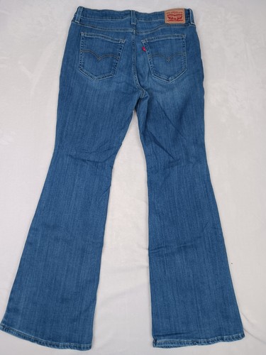 Pantalones de mezclilla Levi 726 acampanados para mujer talla 32 (32x30) lavado oscuro bigotes - Imagen 7 de 13