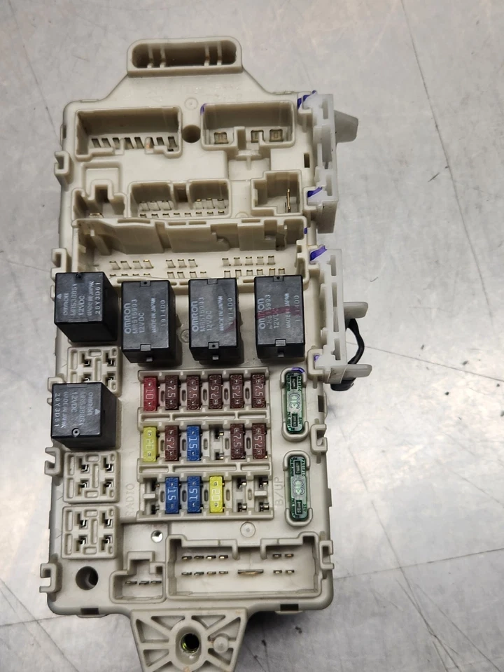 Módulo de control de alarma y tiempo de bloqueo de robo Mitsubishi Endeavor 2004-2006 MN141424 Foto 2 de 4