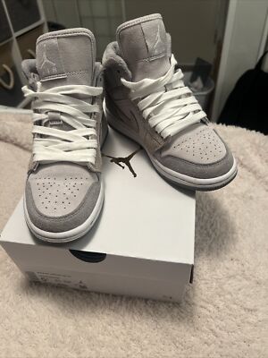 Size 5.5 - Jordan 1 Mid SE Particle Gray