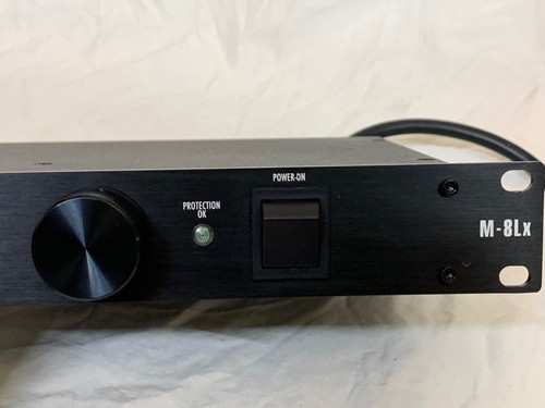 Furman Power M-8LX 15A Merit Series Power Conditioner w/ Lights M8LX - Picture 3 of 19