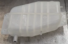 2002105C3 International Genuine 4900 4700 Radiator Overflow Recovery Surge Tank
