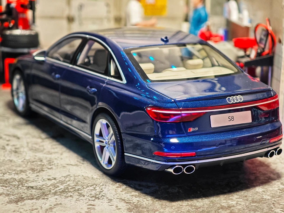 Audi S8 (2020) Bleu Navarra - GT313 - 1/18 - GT Spirit - Complète - Etat NEUF - Photo 2/4
