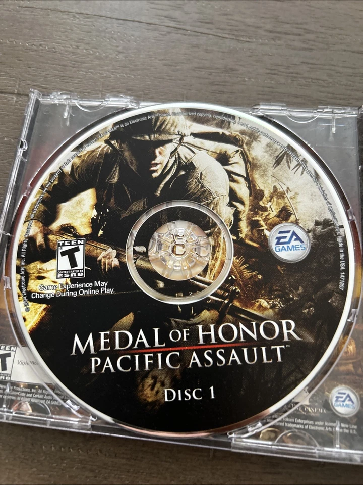Medal Of Honor Pacific Assault PC CD-ROM 4 Disc Video Game 2004 EA Games - Image 2 of 4