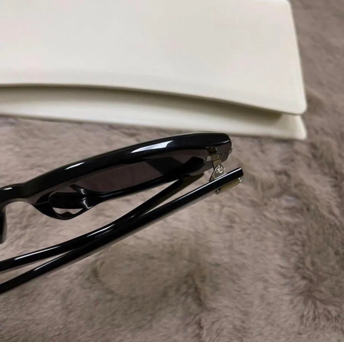 Gentle Monster MASS 01 Sunglasses Black Oval Frame 2023