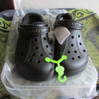 *** New Men's Crocs, Baya Lined, Warm Clogs/Sandals Size 12. *** Black & Warm **