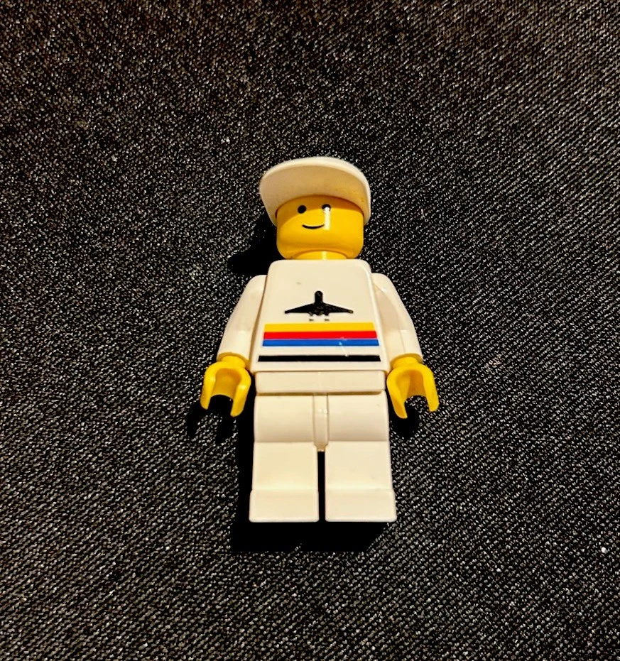 2x Lego Minifiguren Airline Pilot & Racer 1980-90s Vintage Selten! 6392 6399 - Bild 2 von 4