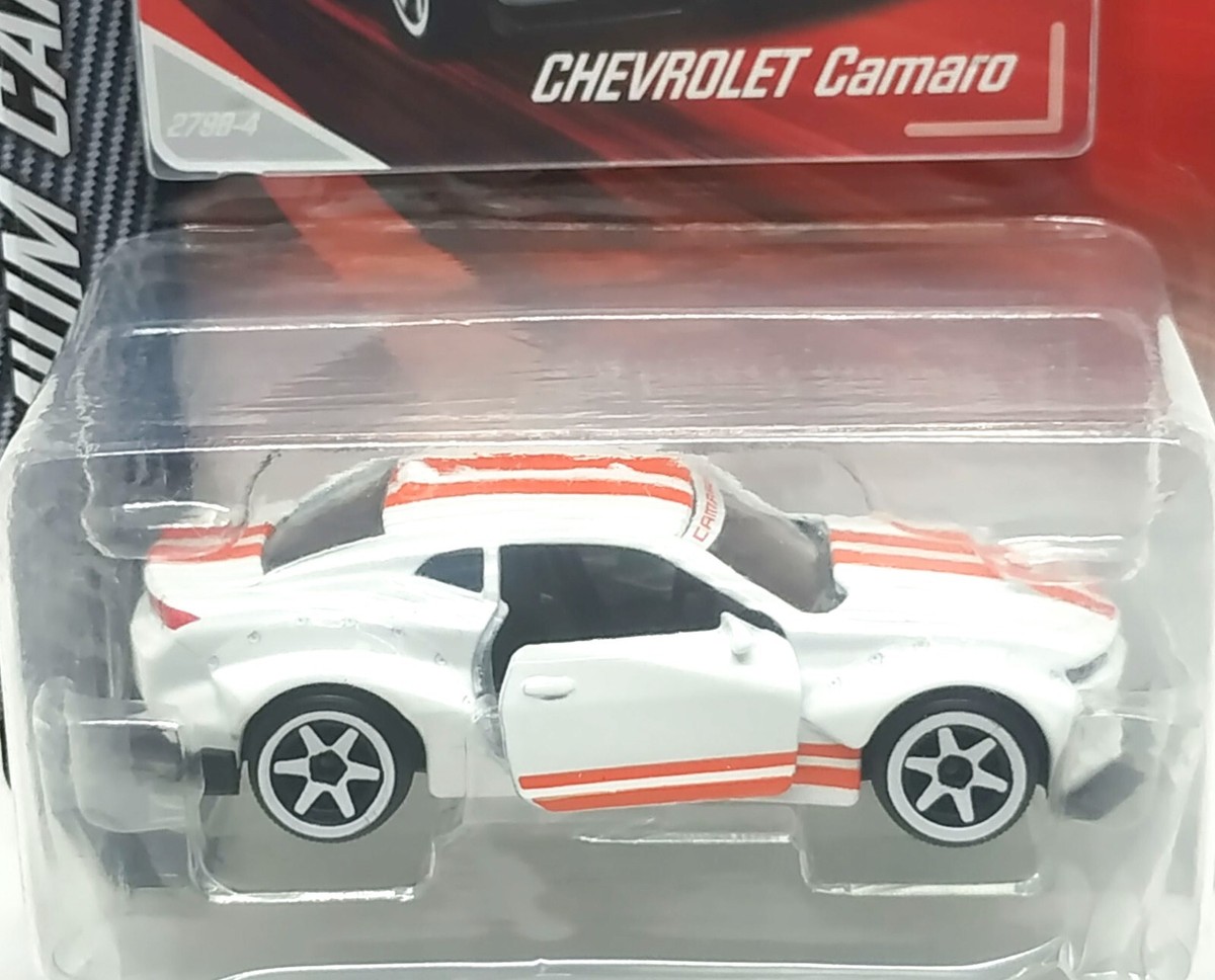 Majorette Chevrolet Camaro 2021 White / Orange Stripes 1:64 3