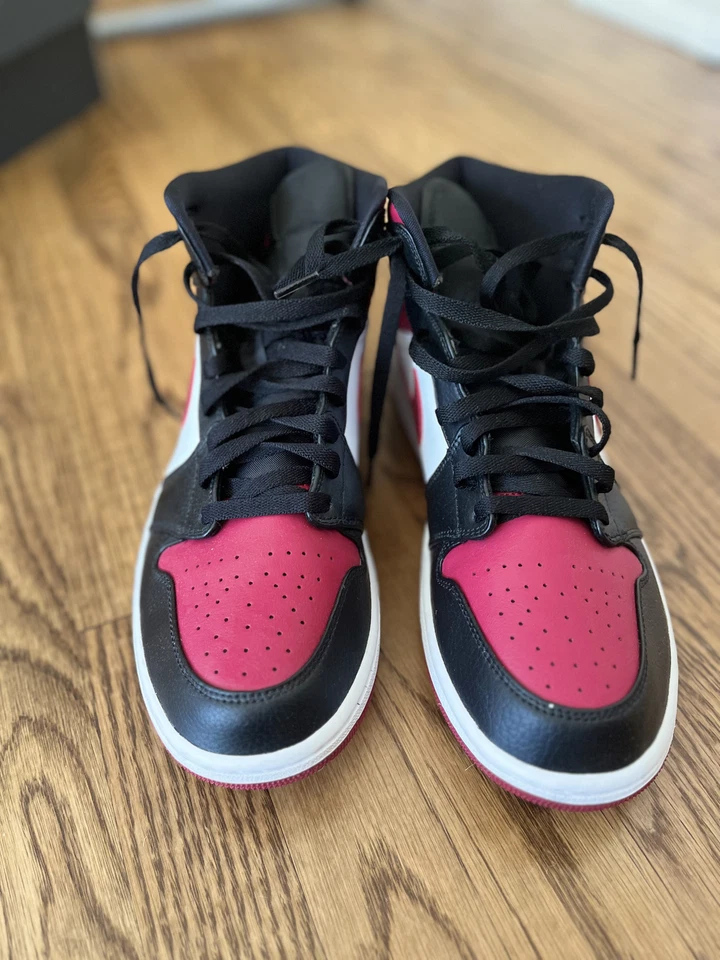 Talla 11 - Air Jordan 1 Mid Noble Red Foto 3 de 4