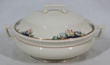 LENOX BONE CHINA RUTLEDGE ROUND HANDLED COVERED VEGETABLE /CASSEROLE DISH NEW