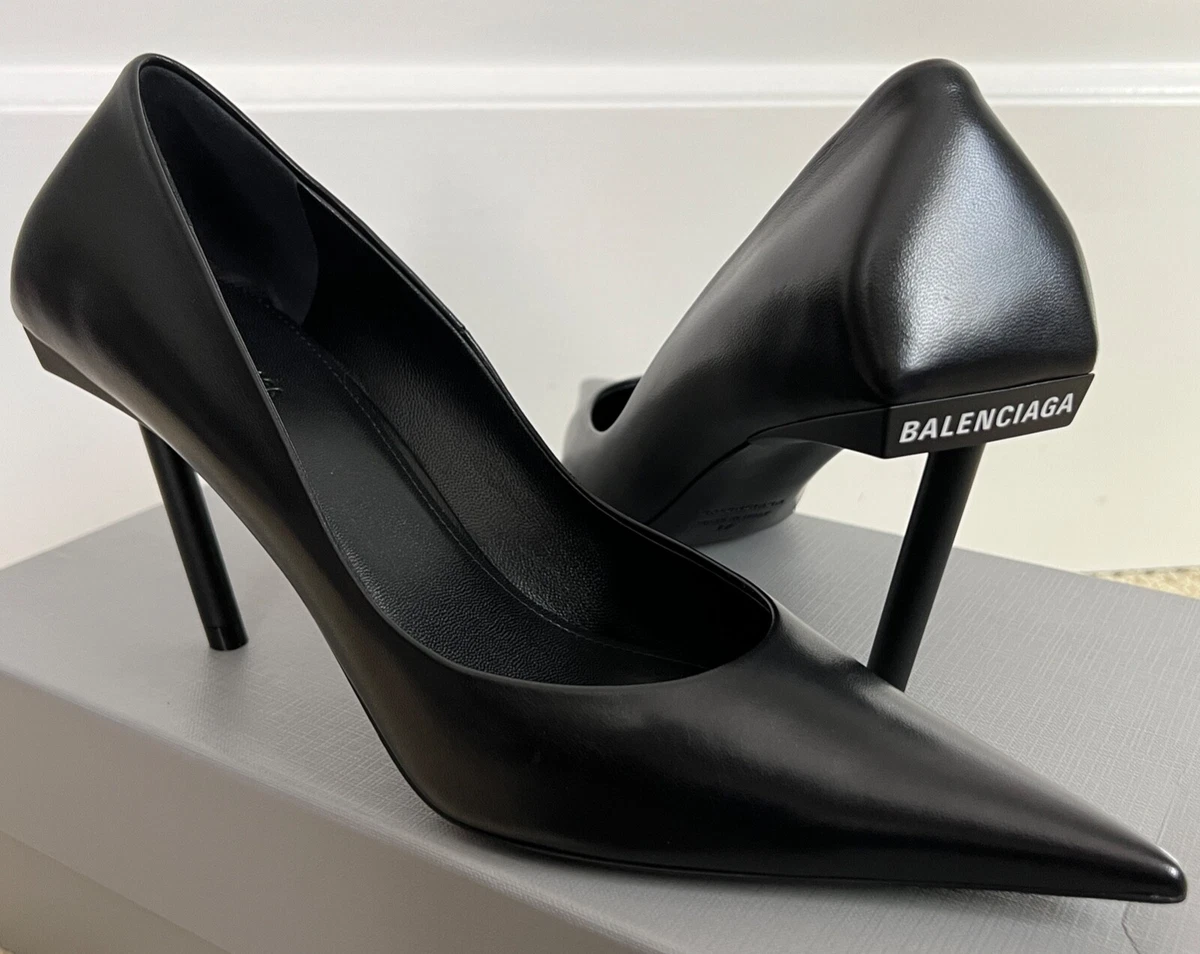 White balenciaga shop pumps