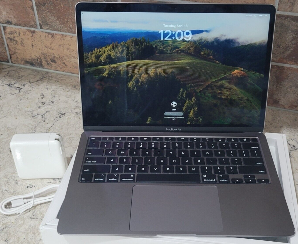 2020 Apple MacBook Air 13” i5 1.1GHz 8GB RAM 256GB SSD