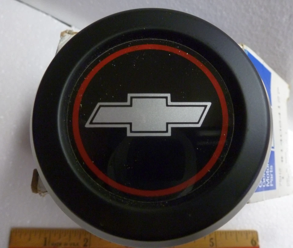 Chevy Celebrity Eurosport Wheel Center Cap Bowtie 84-89 NOS OEM 14084127 EB210 Foto 3 de 4