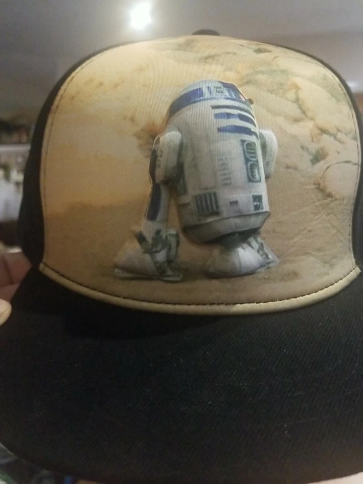 Chapéu Star Wars YOUTH 3D R2D2. NOVO com etiquetas - Imagem 3 de 4