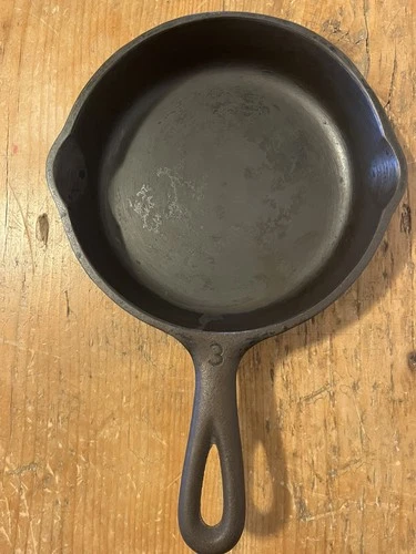 Vintage Number 3 Wagner Ware Sidney O 1053 P Cast Iron 7" Skillet
