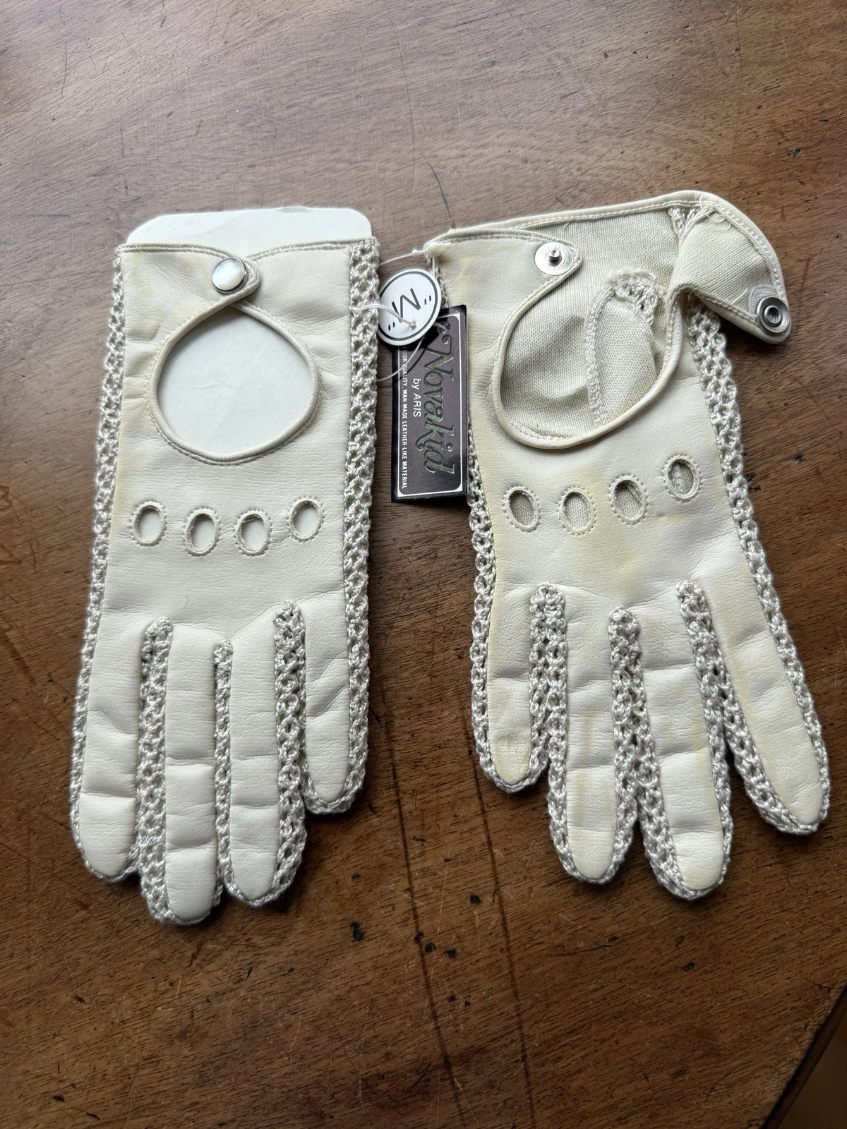 Vintage Novakid By Aris Driving Gloves Lord & Taylor NWT Sz M
Opens in a new window or tab