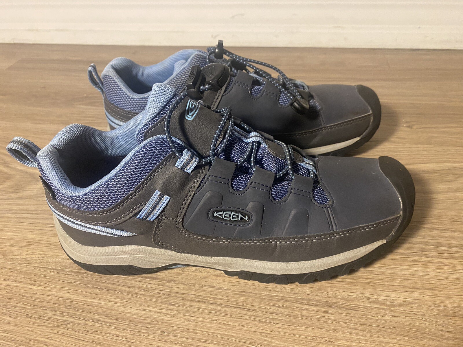 Scarpe da trekking grigie KEEN da donna taglia 6